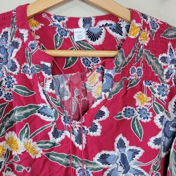 Old Navy | Petite Floral Tie Neck Top Size Small Petite SP - Picture 3 of 5